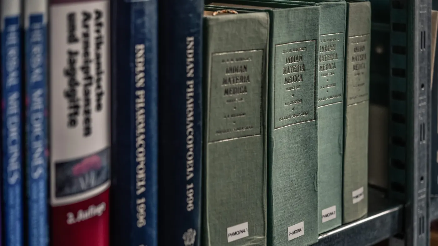 Gyógyszerkönyvek és szakirodalom a PADMA könyvtárában